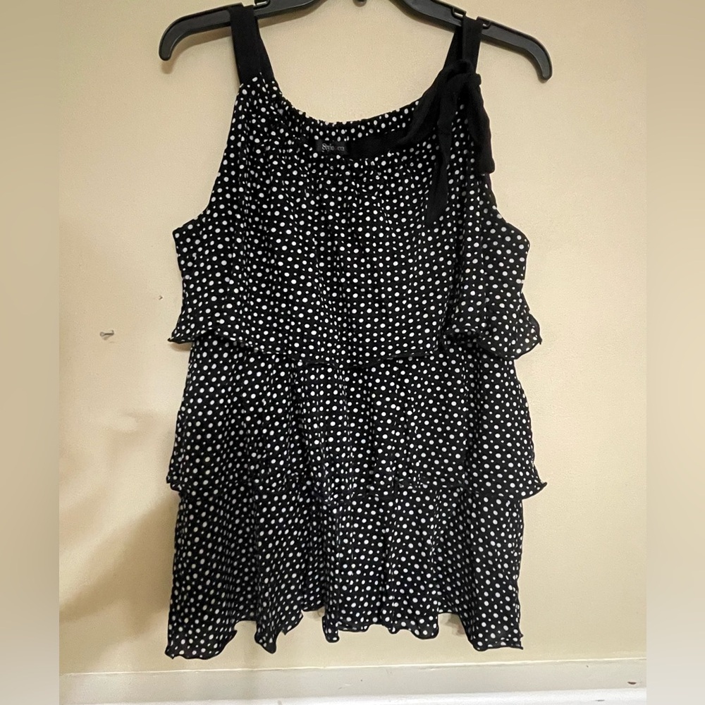 Style & Co tiered tank, lightweight, lined, decorative bow